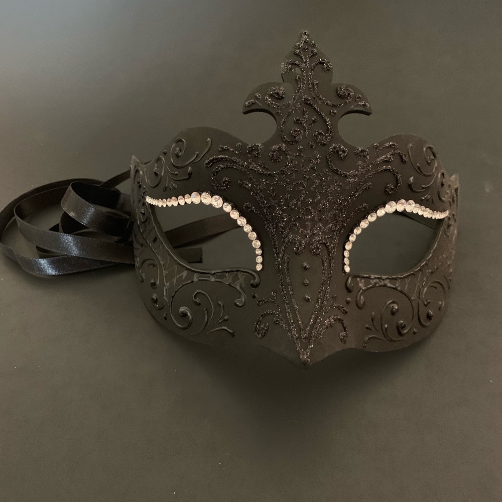 🆕Farfallina Strass Rondine Handmade Venetian Mask